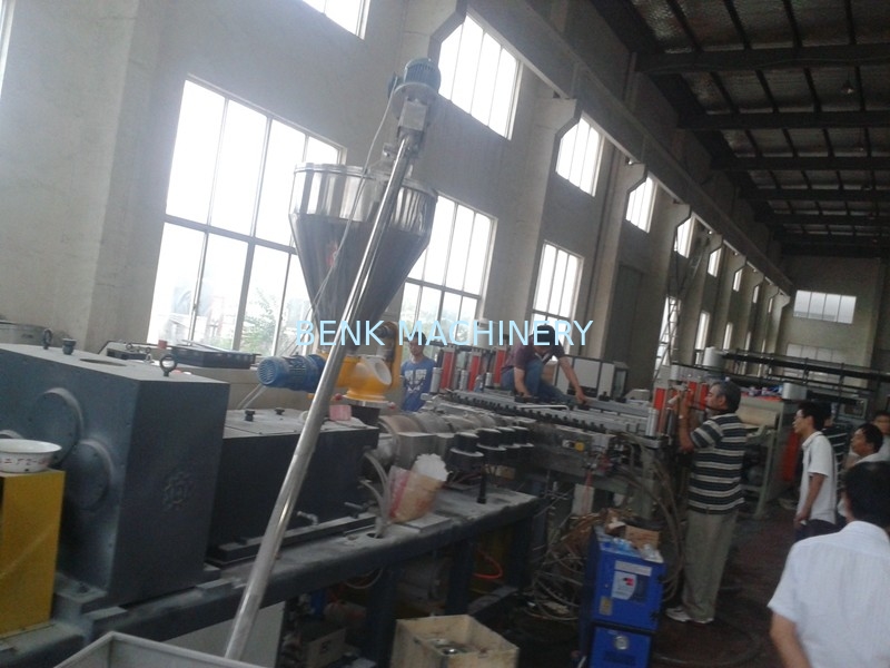 WPC PVC Foam Board Extrusion Line , 5 - 25mm Thickness Wood Plastic Composite Machine