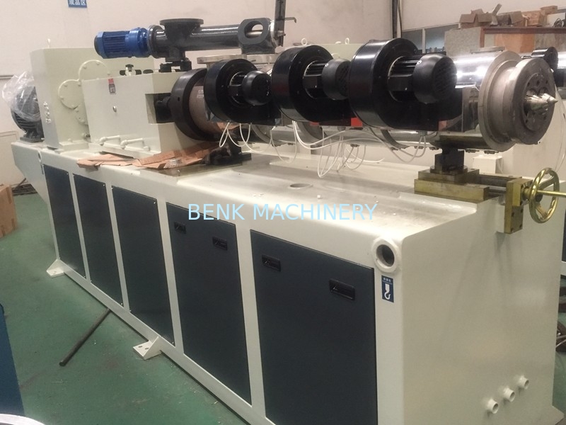 Single Screw Extruder Pvc Sheet Making Machine For Glazed Roof Tile Surface Co Extrusion